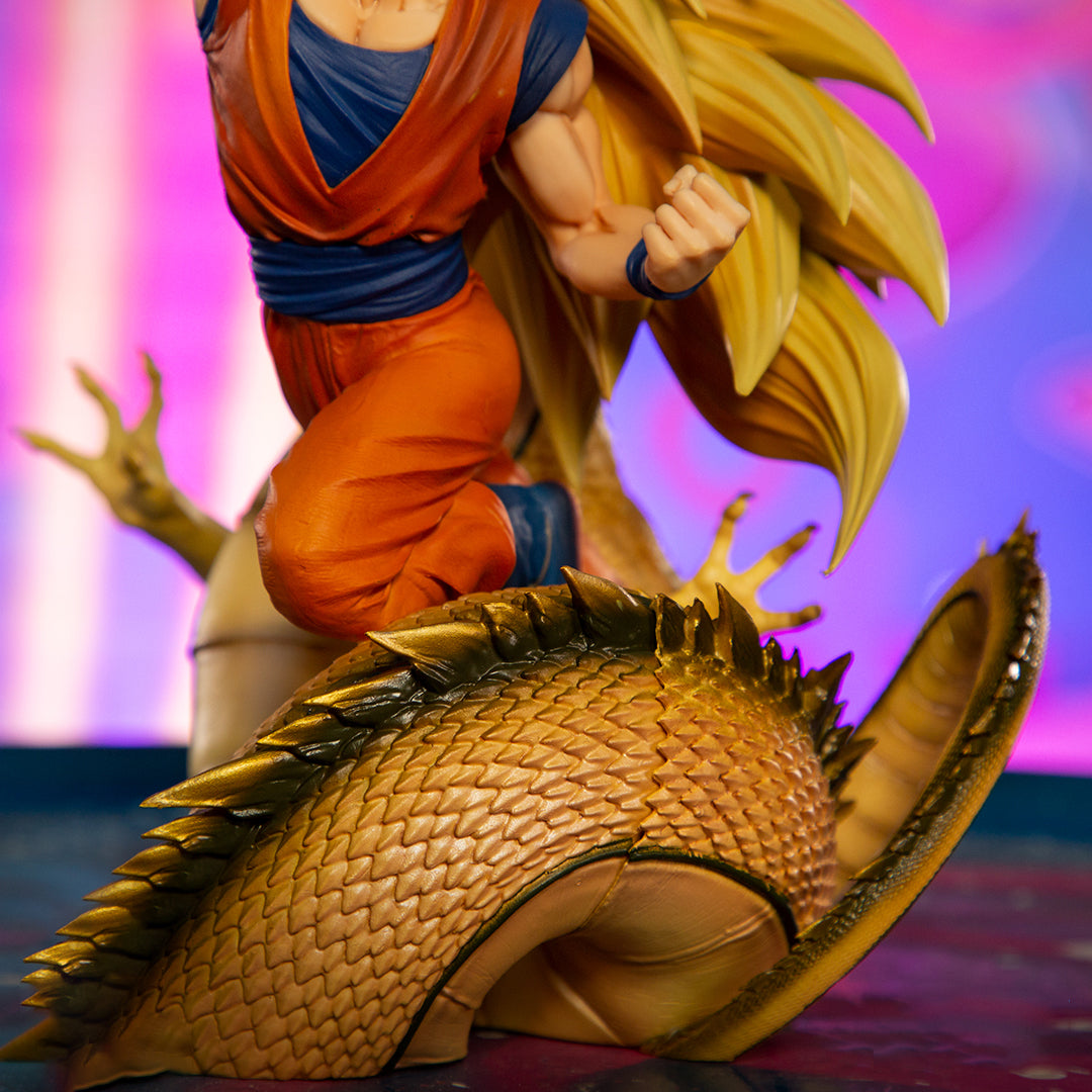 SUPER SAIYAN 3 GOKU FIGURE